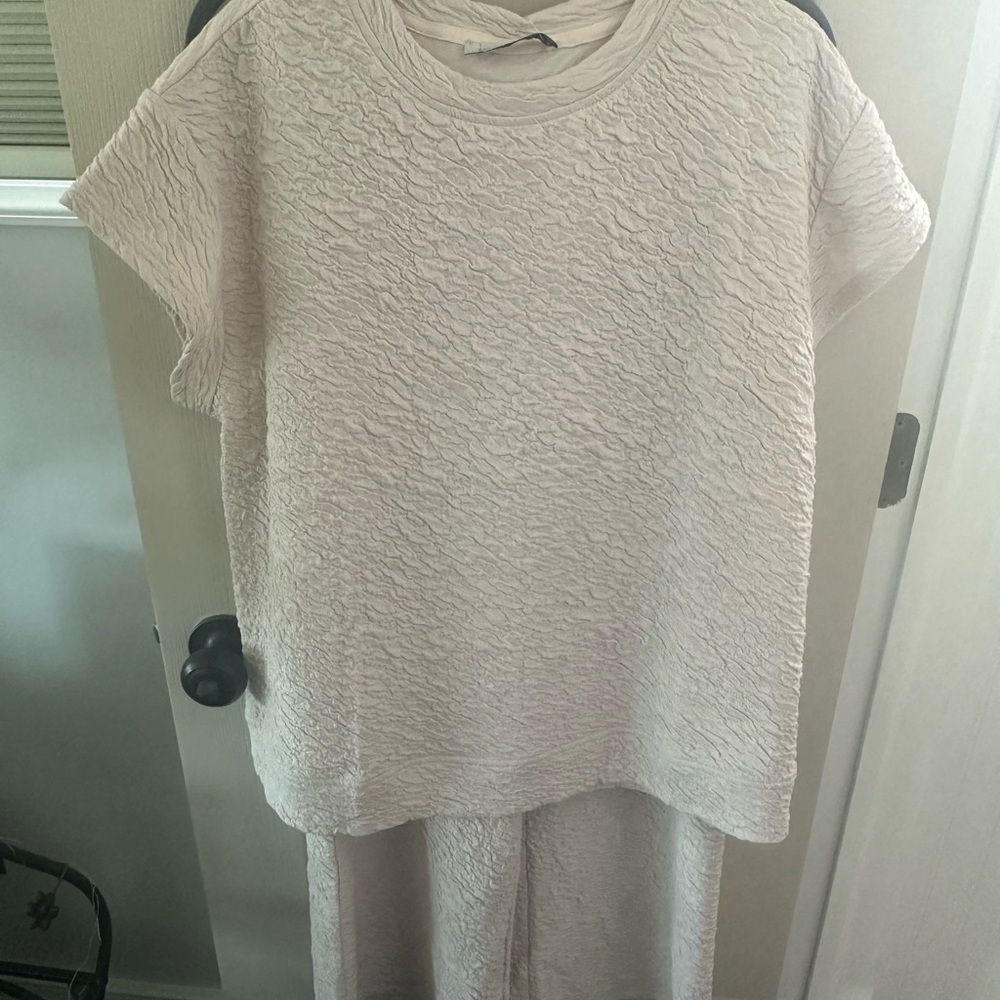 See and Be Seen Textured Short Sleeve Set Small Ivory/Blush - Picture 8 of 9